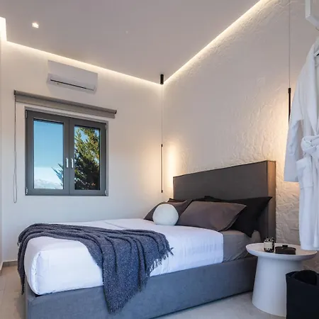 Akonizia Luxury House - With Private Heated Pool And Jacuzzi *
