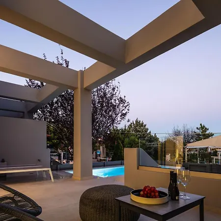 בית נופש Akonizia Luxury House - With Private Heated Pool And Jacuzzi Dhrámia