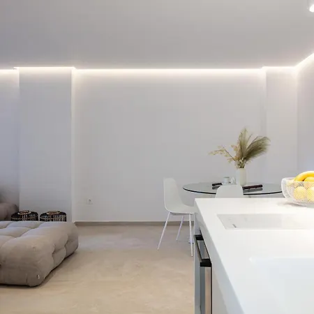 Akonizia Luxury House - With Private Heated Pool And Jacuzzi Holiday home Dhramia