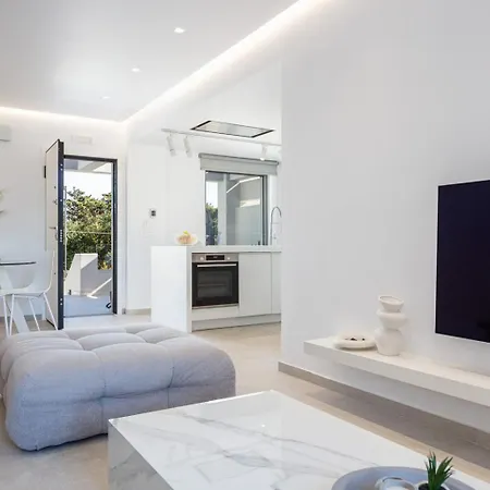 Akonizia Luxury House - With Private Heated Pool And Jacuzzi Holiday home