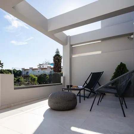 Akonizia Luxury House - With Private Heated Pool And Jacuzzi Holiday home Dhramia